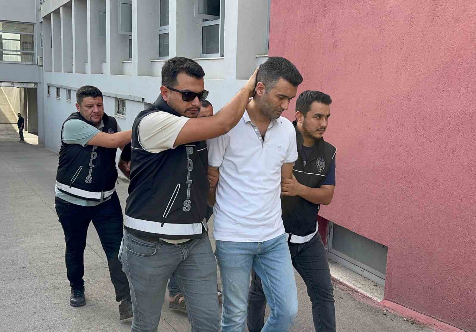 kadinlar gununde kurye kiligina girip senet imzalatmislar 3 tutuklama 1 4gr1HJvL