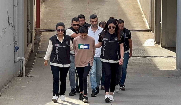 kadinlar-gununde-kurye-kiligina-girip-senet-imzalatmislar-3-tutuklama-sA9QPh2i.jpg