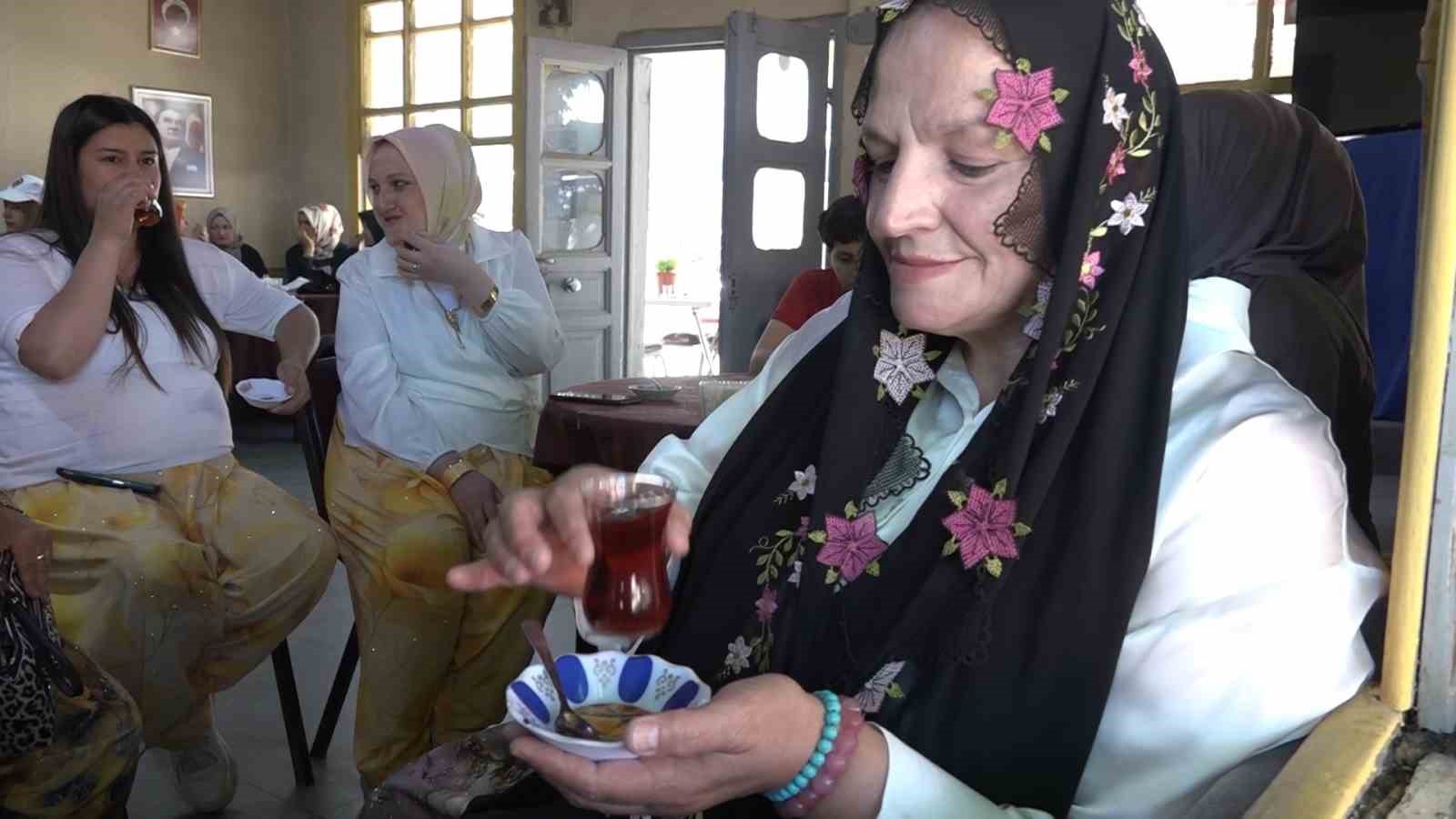 Kadınlar köyün yönetimini ele geçirdi 7 kadinlar koyun yonetimini ele gecirdi 3 CuU2Lp8i