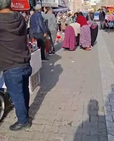 kadinlar-sac-basa-kavgaya-tutustu-o-anlar-kamerada-xtXMXb8x.jpg