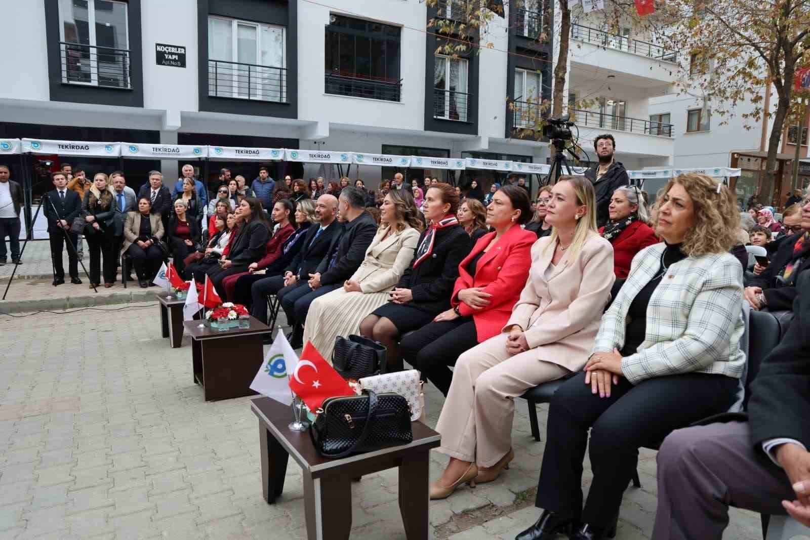 kadinlar uretiyor belediye istihdam ediyor 11 ilceye 11 kres yolda 4