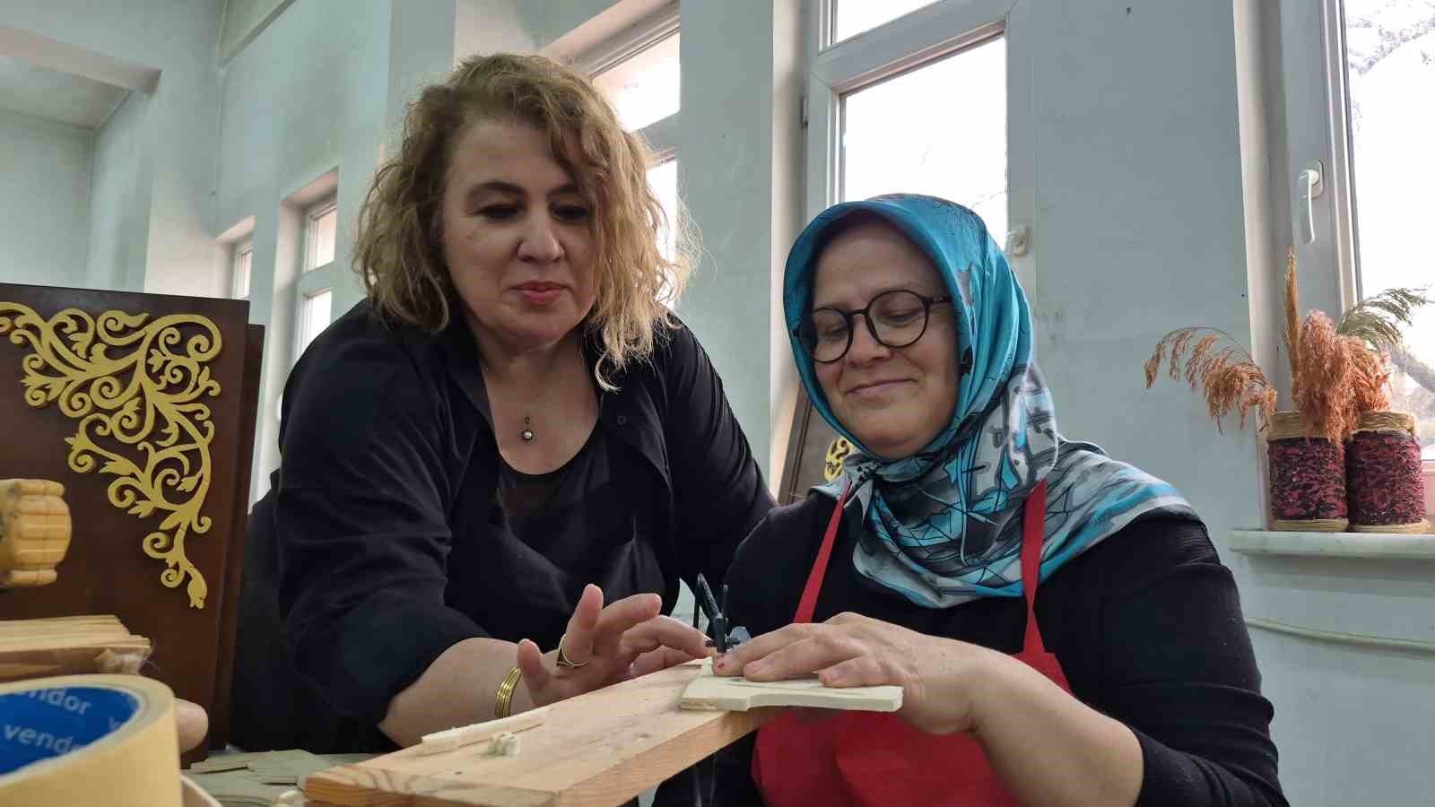 kadinlara ozguven ve meslek kazandiran kurs esimden artik harclik almiyorum 0 HgqtiJRL
