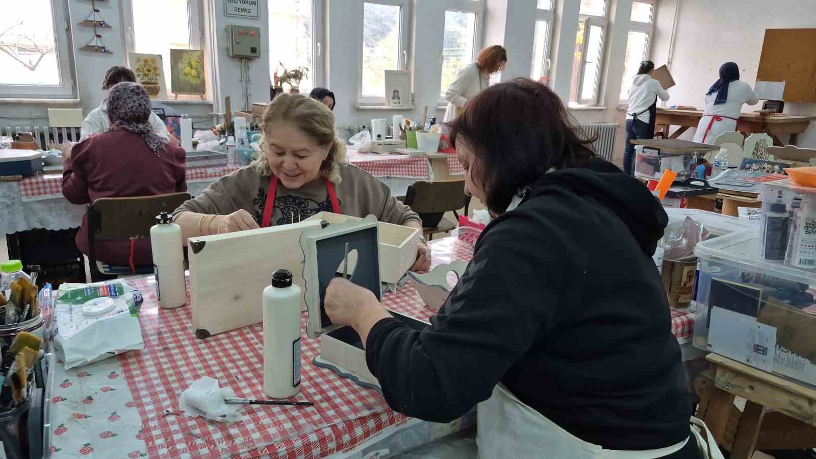 kadinlara ozguven ve meslek kazandiran kurs esimden artik harclik almiyorum 5 b4Ts1nE1