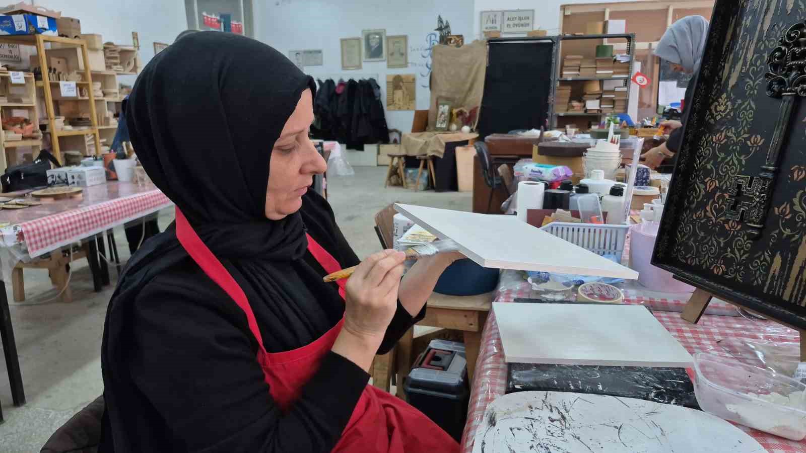 kadinlara ozguven ve meslek kazandiran kurs esimden artik harclik almiyorum 7 5J7g53lm