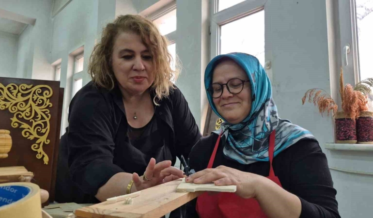 kadinlara-ozguven-ve-meslek-kazandiran-kurs-esimden-artik-harclik-almiyorum-7OTwxvCr.jpg