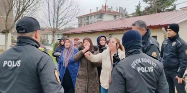 kadinlardan-mahalleye-yapilacak-baz-istasyonuna-ve-erkeklere-tepki-VgA1ZDr2.jpg