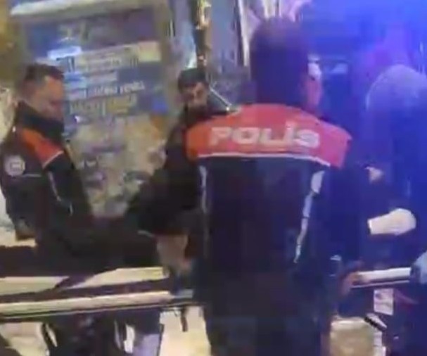 Kadınların bıçaklı kavgası kanlı bitti: 1 ölü, 1 yaralı 4 kadinlarin bicakli kavgasi kanli bitti 1 olu 1 yarali 0 smFlpPJk