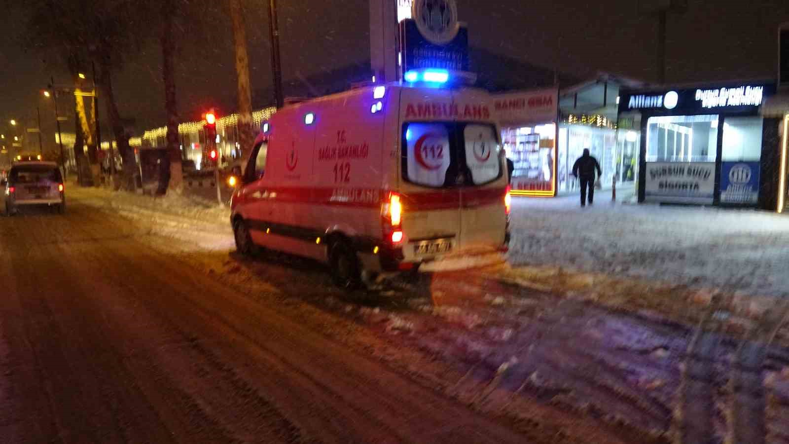 Kadınların bıçaklı kavgası kanlı bitti: 1 ölü, 1 yaralı 7 kadinlarin bicakli kavgasi kanli bitti 1 olu 1 yarali 3 QLpnnVcO