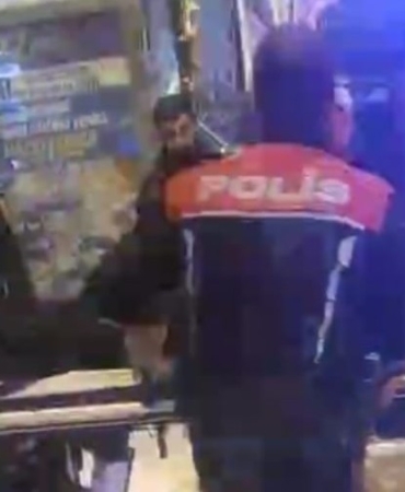 kadinlarin-bicakli-kavgasi-kanli-bitti-1-olu-1-yarali-EwwUBFii.jpg