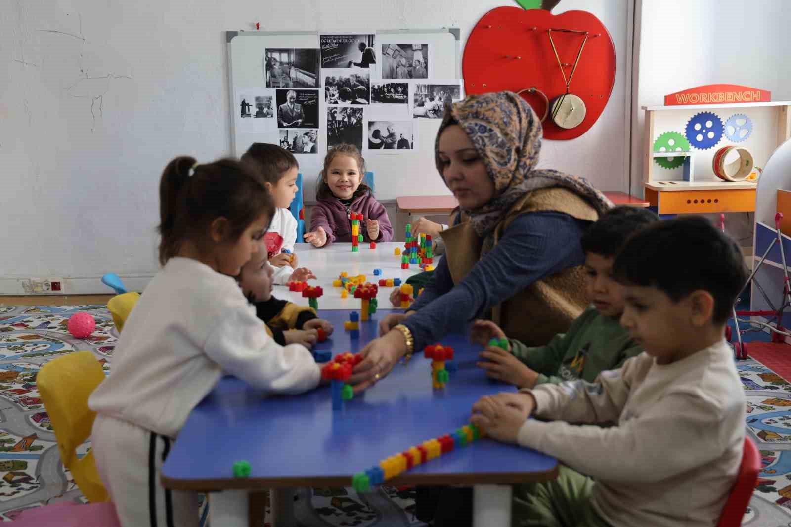kadinlarin hobisi aile destek merkezinde ekonomik gelire donustu 3 gt28TmXw