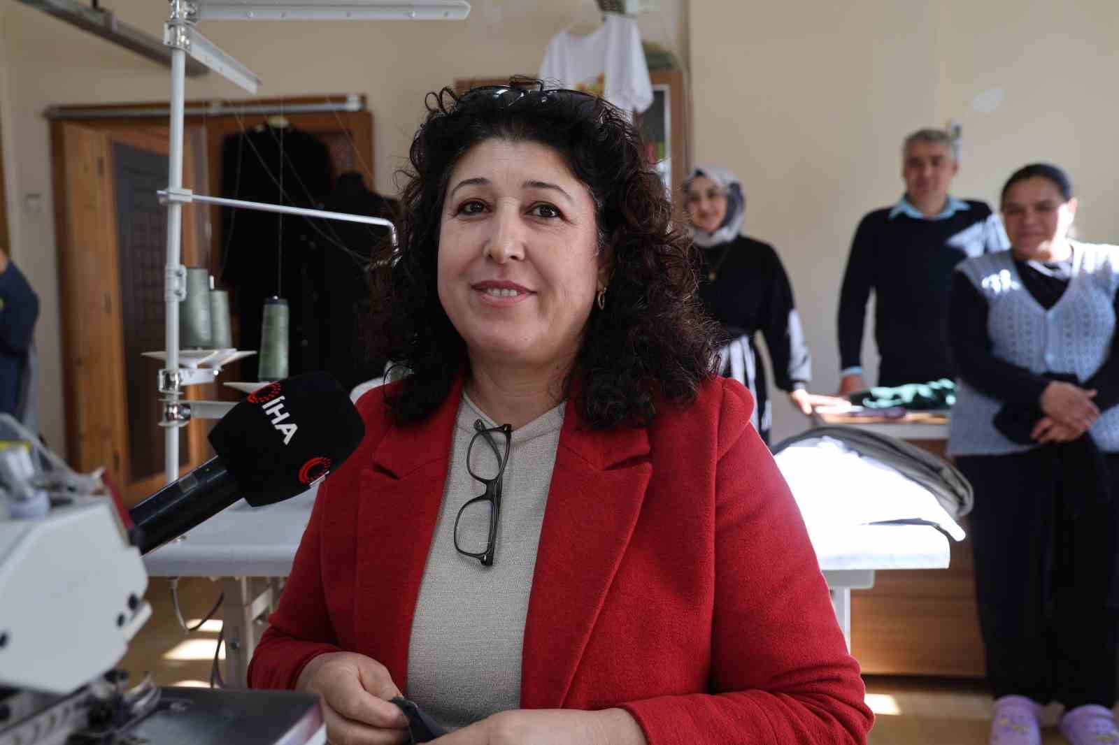 kadinlarin hobisi aile destek merkezinde ekonomik gelire donustu 7 TkaTCgZf