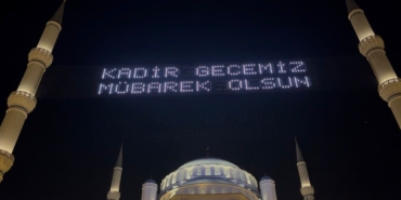 kadir-gecesi-buyuk-camlica-camiinde-dualarla-idrak-edildi-VpaDJgYP.jpg