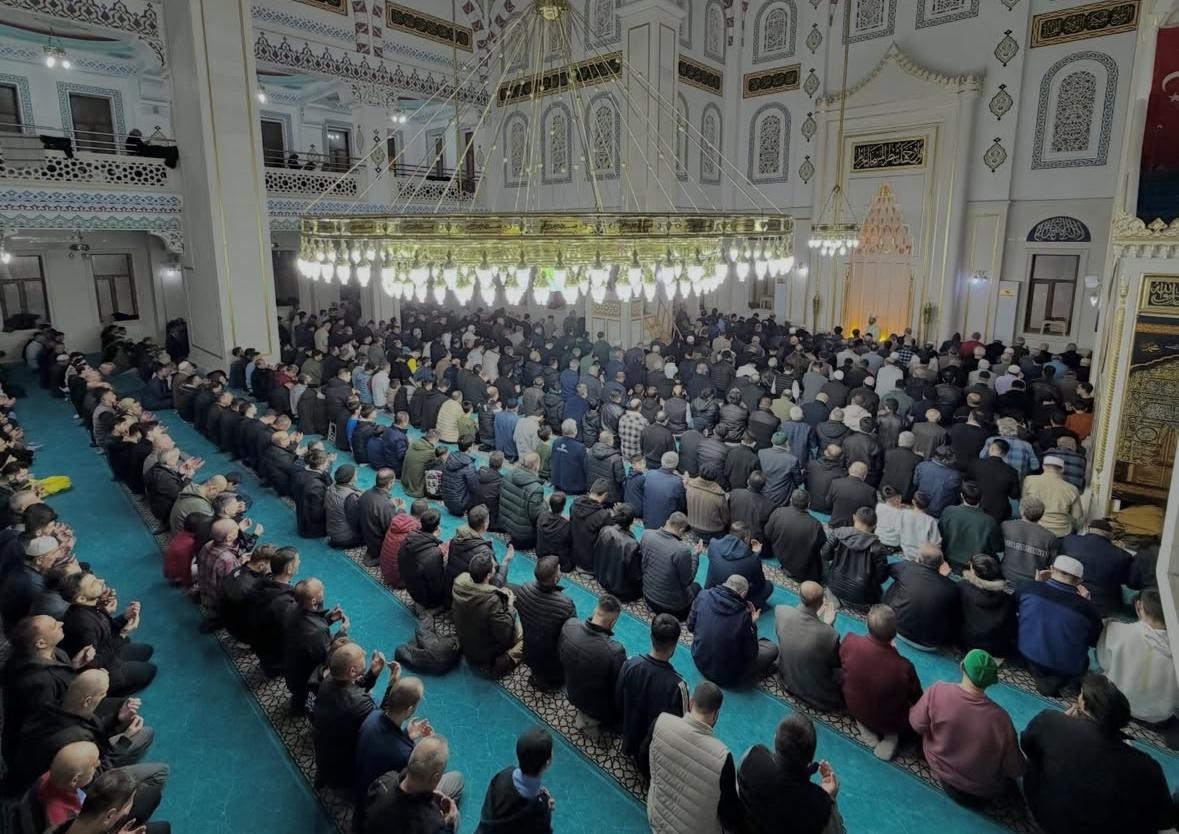 kadir gecesi sincanda dualarla idrak edildi 1 3JLGfdlh