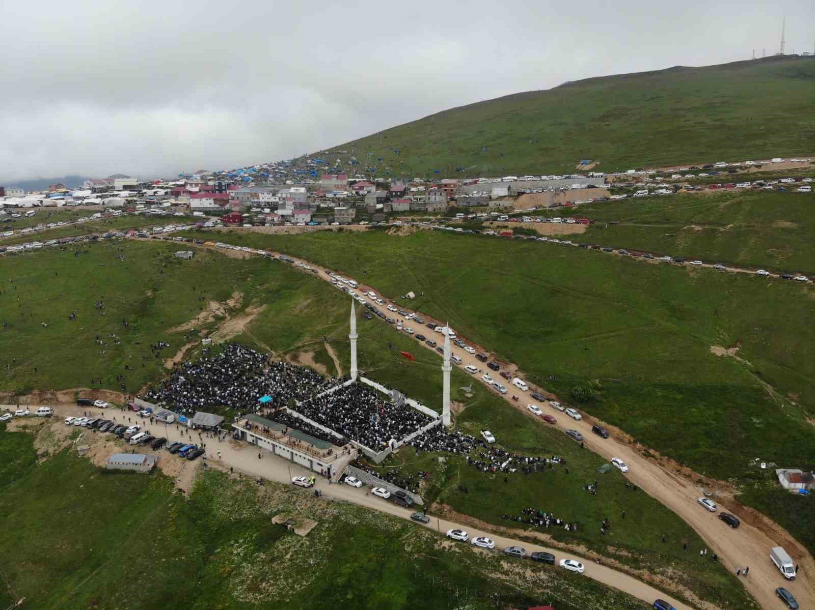 kadirga otcu senligi binlerce kisiyi bulusturdu 5 g4G4eyW4
