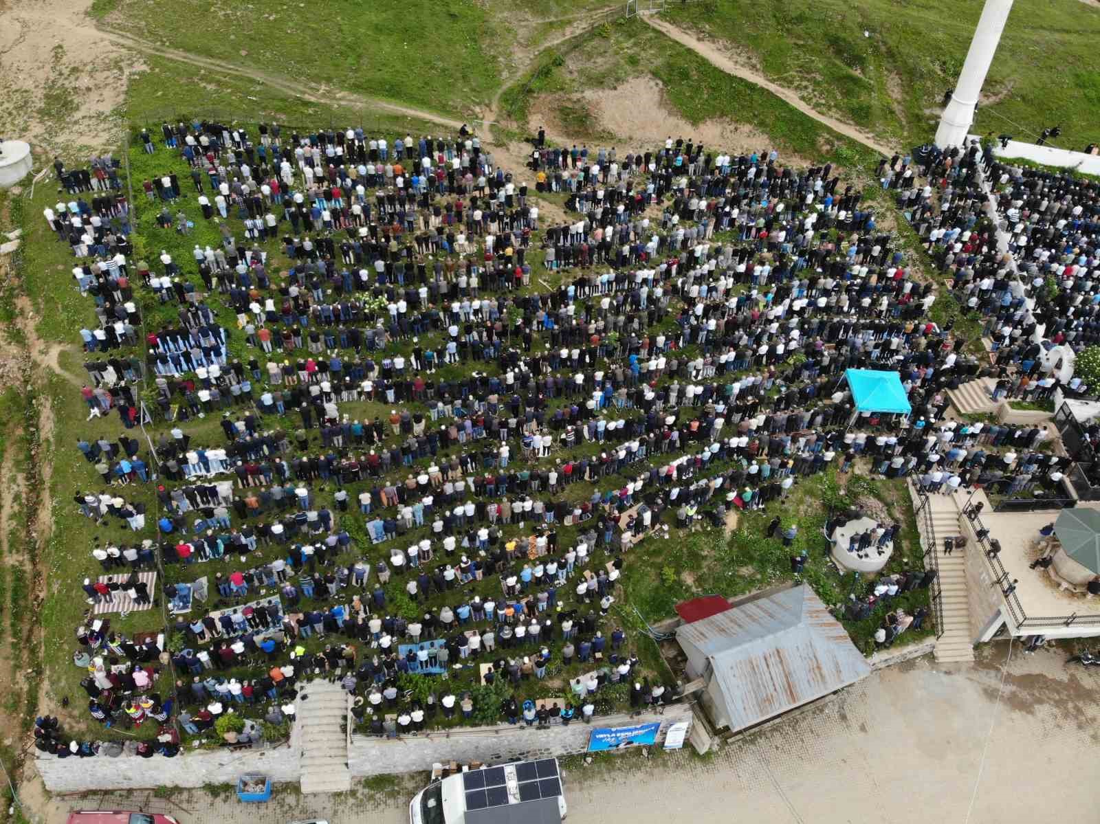 kadirga otcu senligi binlerce kisiyi bulusturdu 6 ZsZHbODy