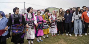 kadirga-otcu-senligi-binlerce-kisiyi-bulusturdu-e5TpyPJu.jpg