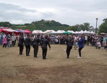 kadirga-senligi-renkli-goruntulere-sahne-oldu-4hhEdhmP.jpg