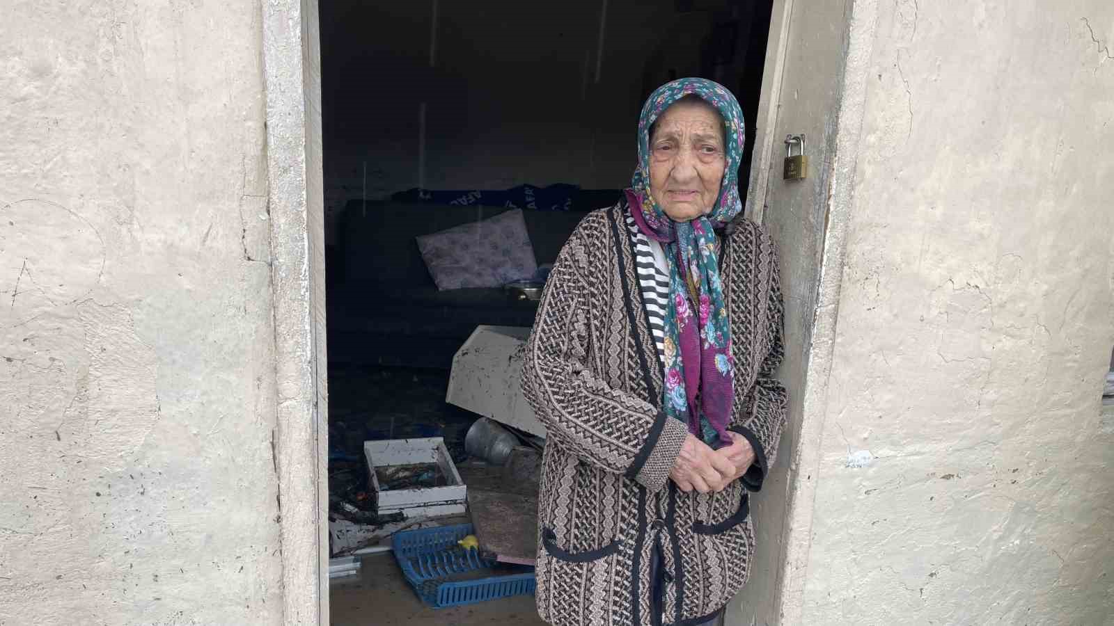 kadirlide sel felaketi evler ve is yerleri sular altinda kaldi 0 pbkjZV3a