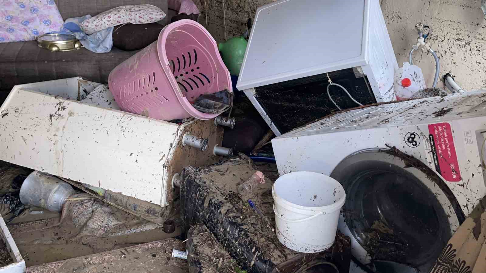 kadirlide sel felaketi evler ve is yerleri sular altinda kaldi 1 lOjHOkSF