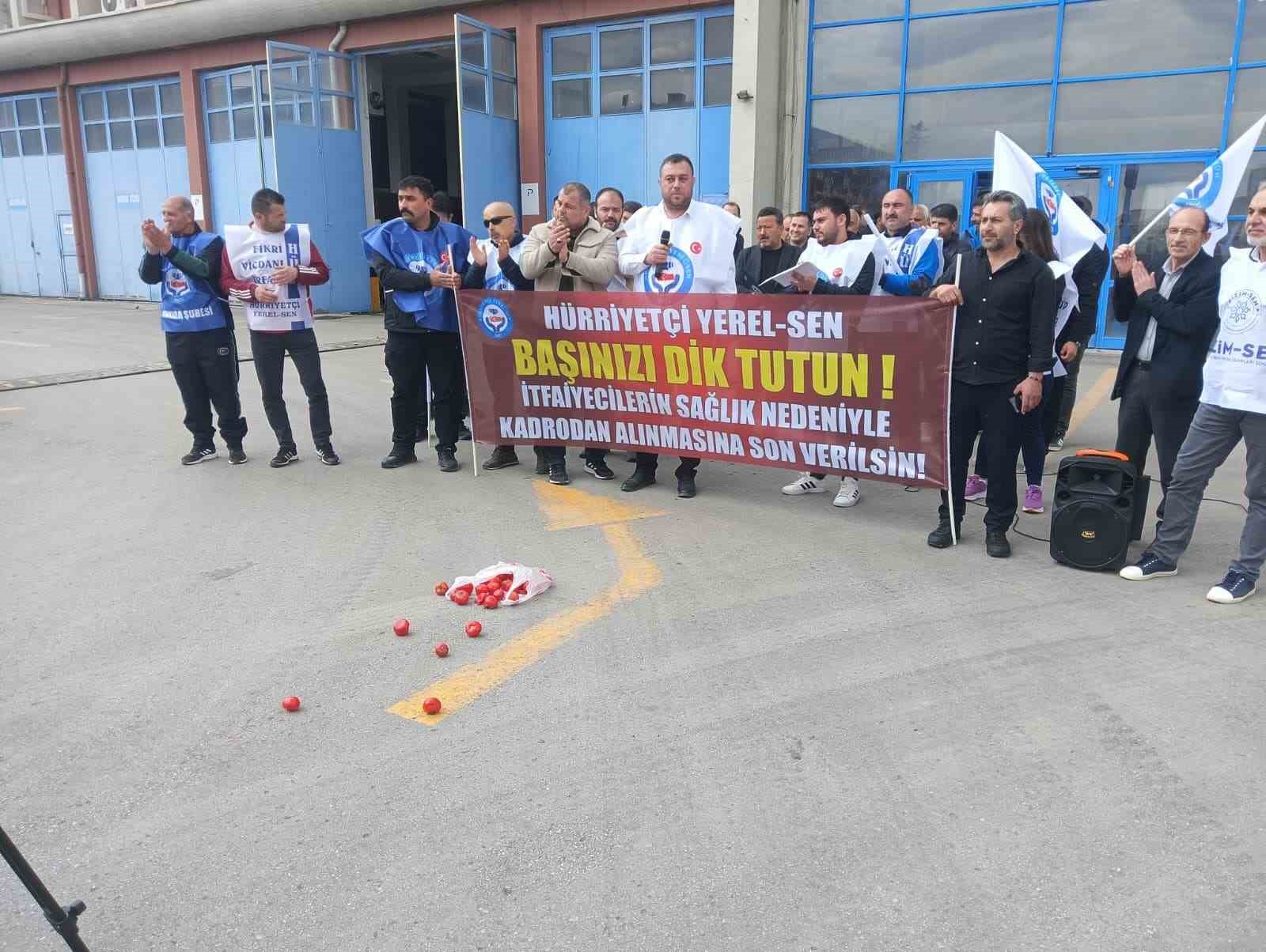 kadrolari alinan itfaiyecilerden ankara buyuksehir belediyesine tepki 1 G6hNlqWc