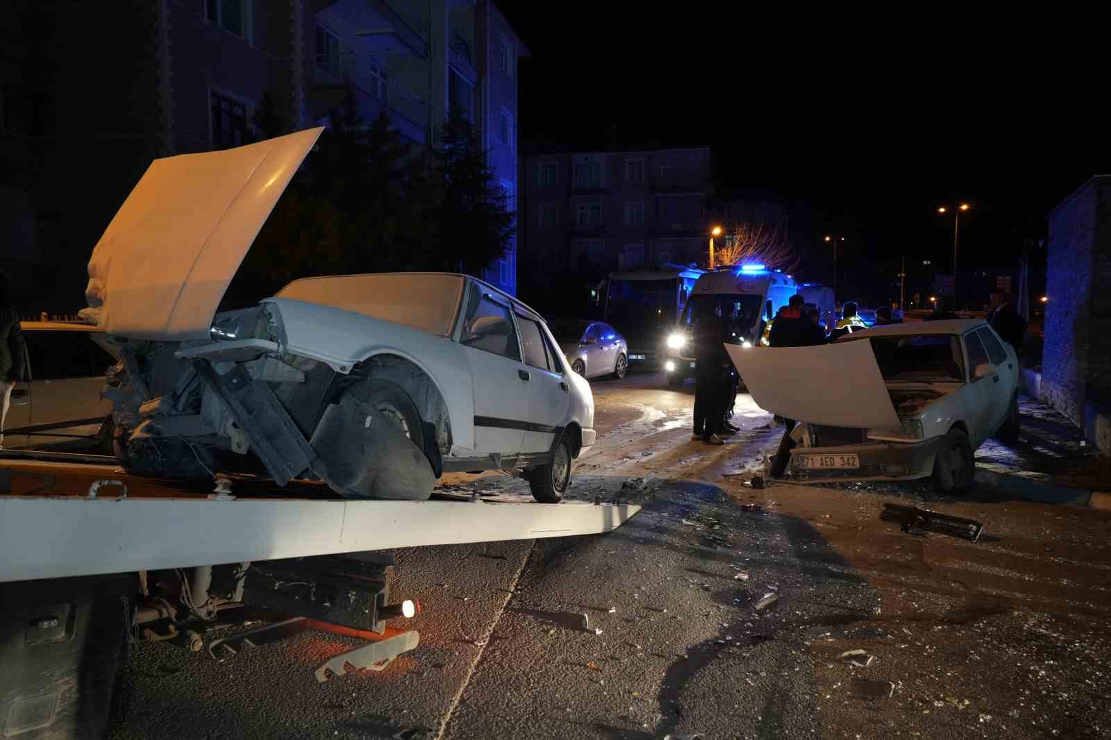 kafa kafaya carpisan iki tofas otomobil hurdaya dondu 3 yarali 0 vitnlugI