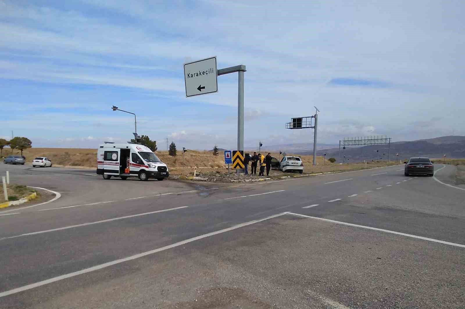 kafa kafaya carpisan otomobiller hurdaya dondu 4 yarali 1 8ysCZwLD