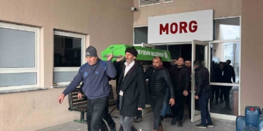 kafasi-bazaya-sikisan-minik-amine-oldu-7b98JkzA.jpg