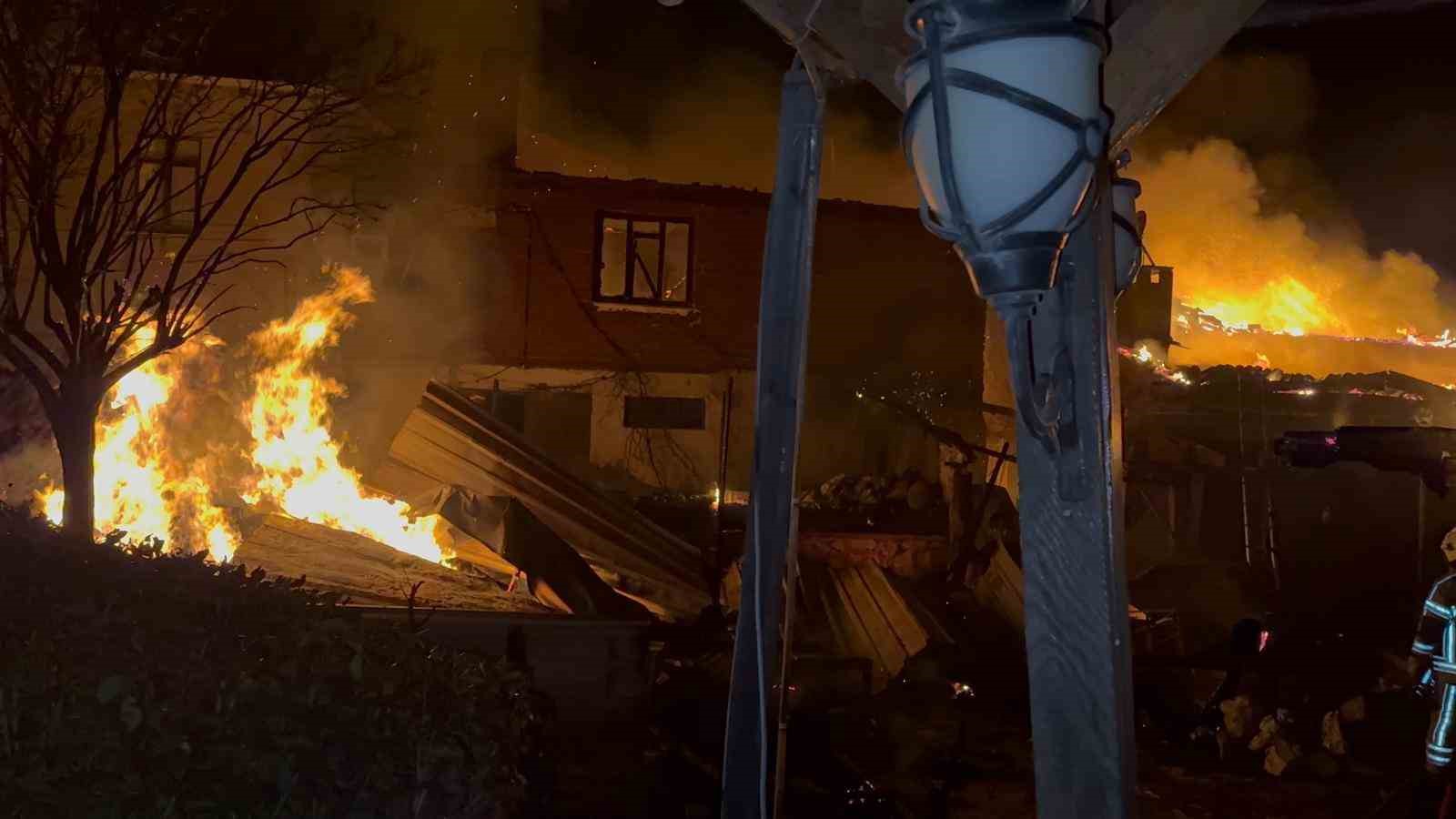 kafede cikan yangin isletmeyi kule cevirdi 1 GJ9XrTvl