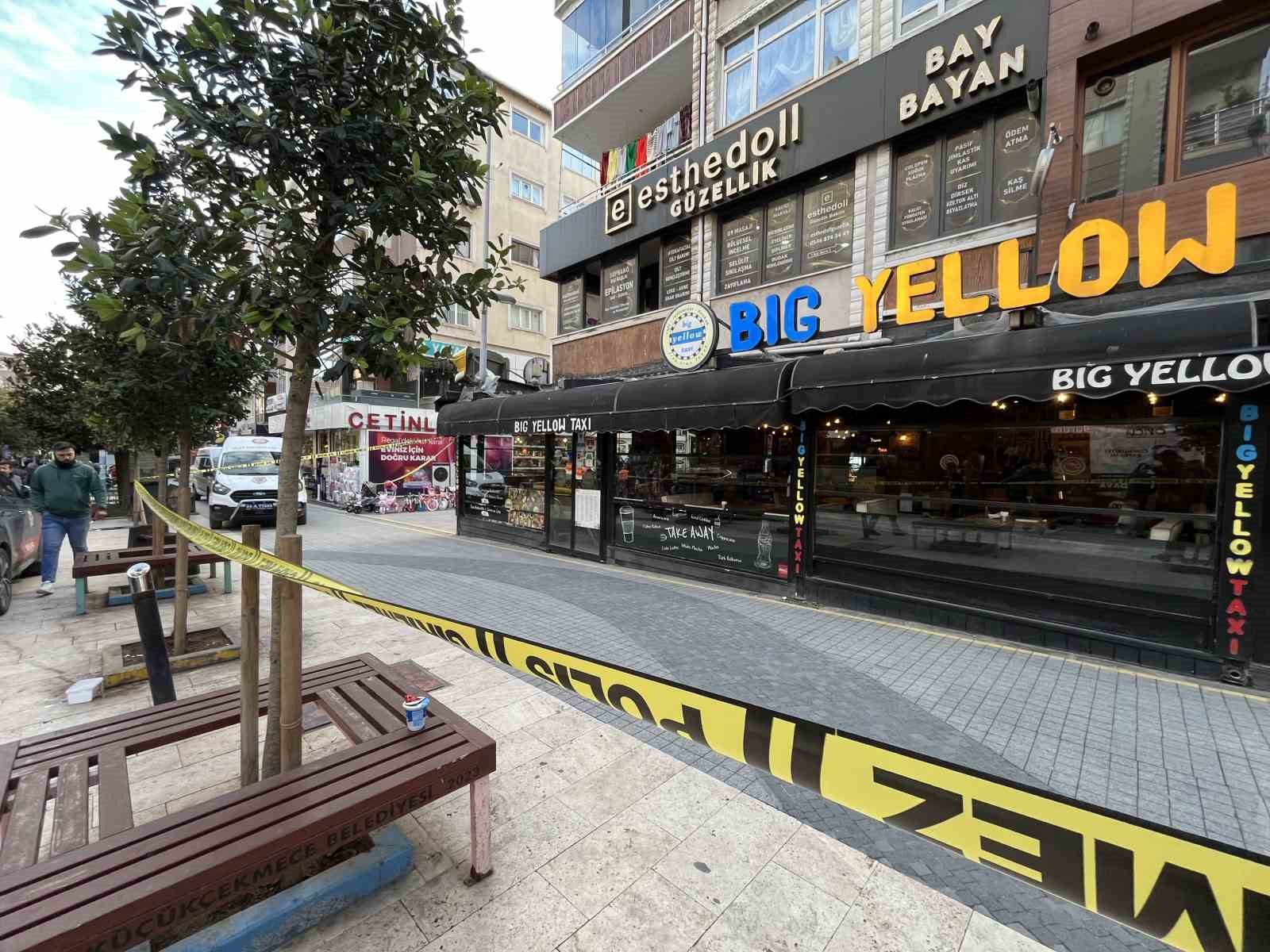 kafede otururken silahli saldiriya ugradi 2 6yZaaQ38