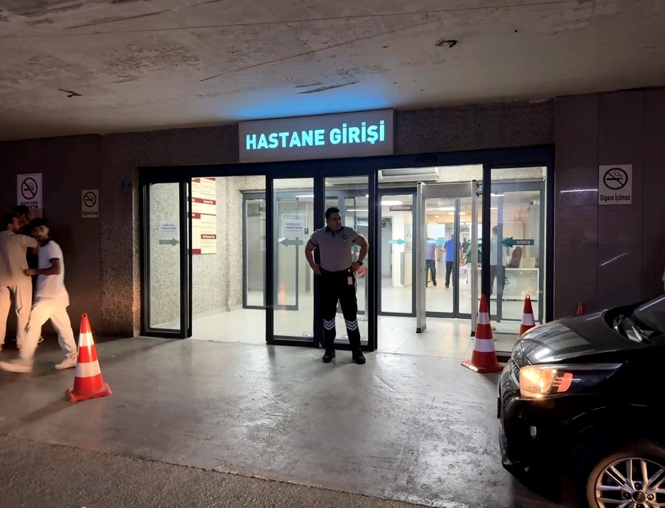 Kafede tartıştığı kişiyi silahla vurup kaçtı 9 kafede tartistigi kisiyi silahla vurup kacti 5 gv9YZbEX