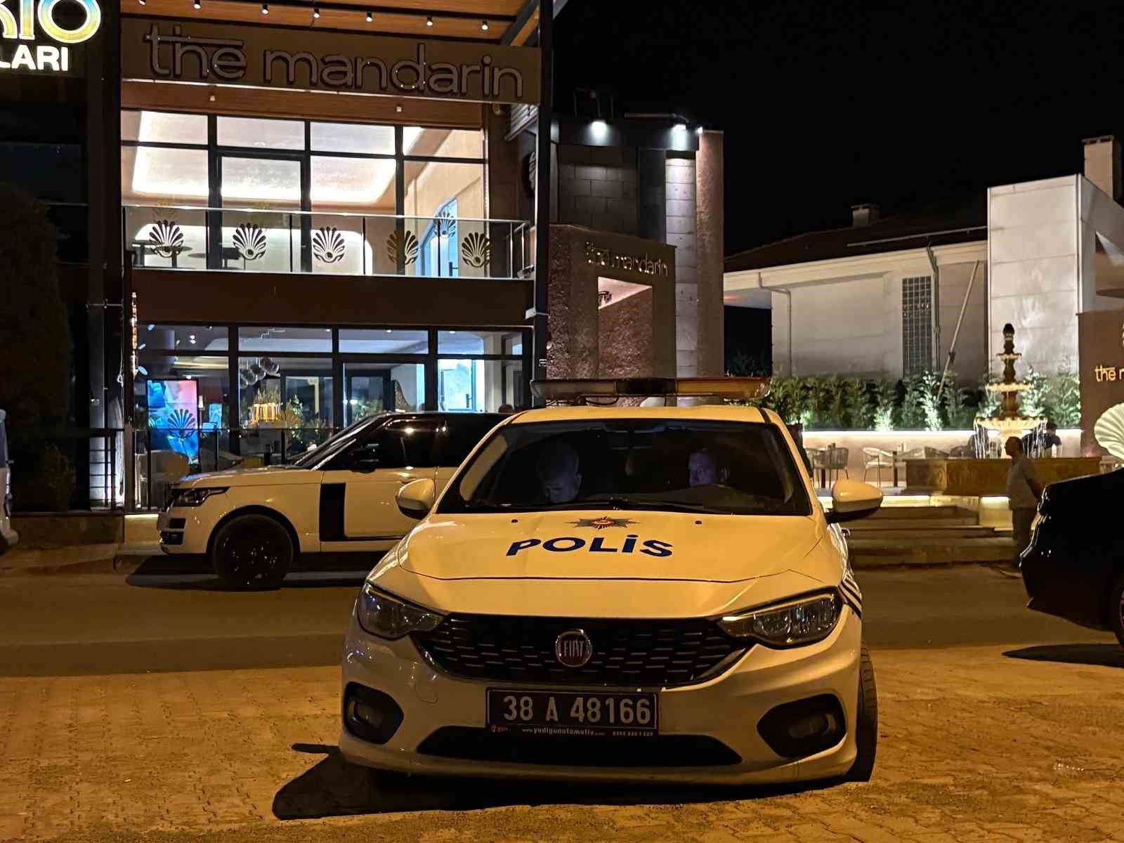 kafedeki bicaklamada gozaltina alinan 7 supheliden 1i tutuklandi 0 QeaC46pw