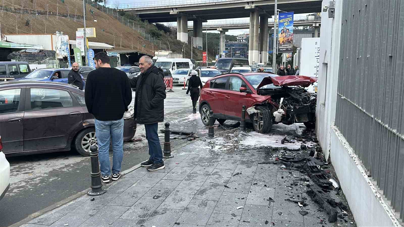 Kağıthane’de 3 aracın karıştığı zincirleme trafik kazasında 2 kişi yaralandı 6 kagithanede 3 aracin karistigi zincirleme trafik kazasinda 2 kisi yaralandi 2 rikrzRAn
