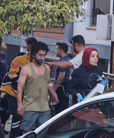 kagithanede-5-katli-binada-cikan-yanginda-7-kisi-kurtarildi-DlIkvgkJ.jpg