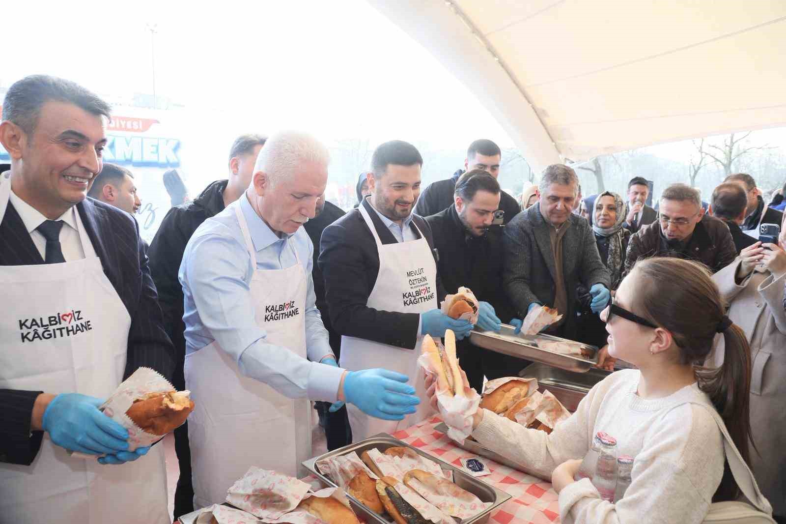 kagithanede balik ekmek soleni 25 bin kisiye 6 tona yakin balik ekmek helva ve lV55lDac