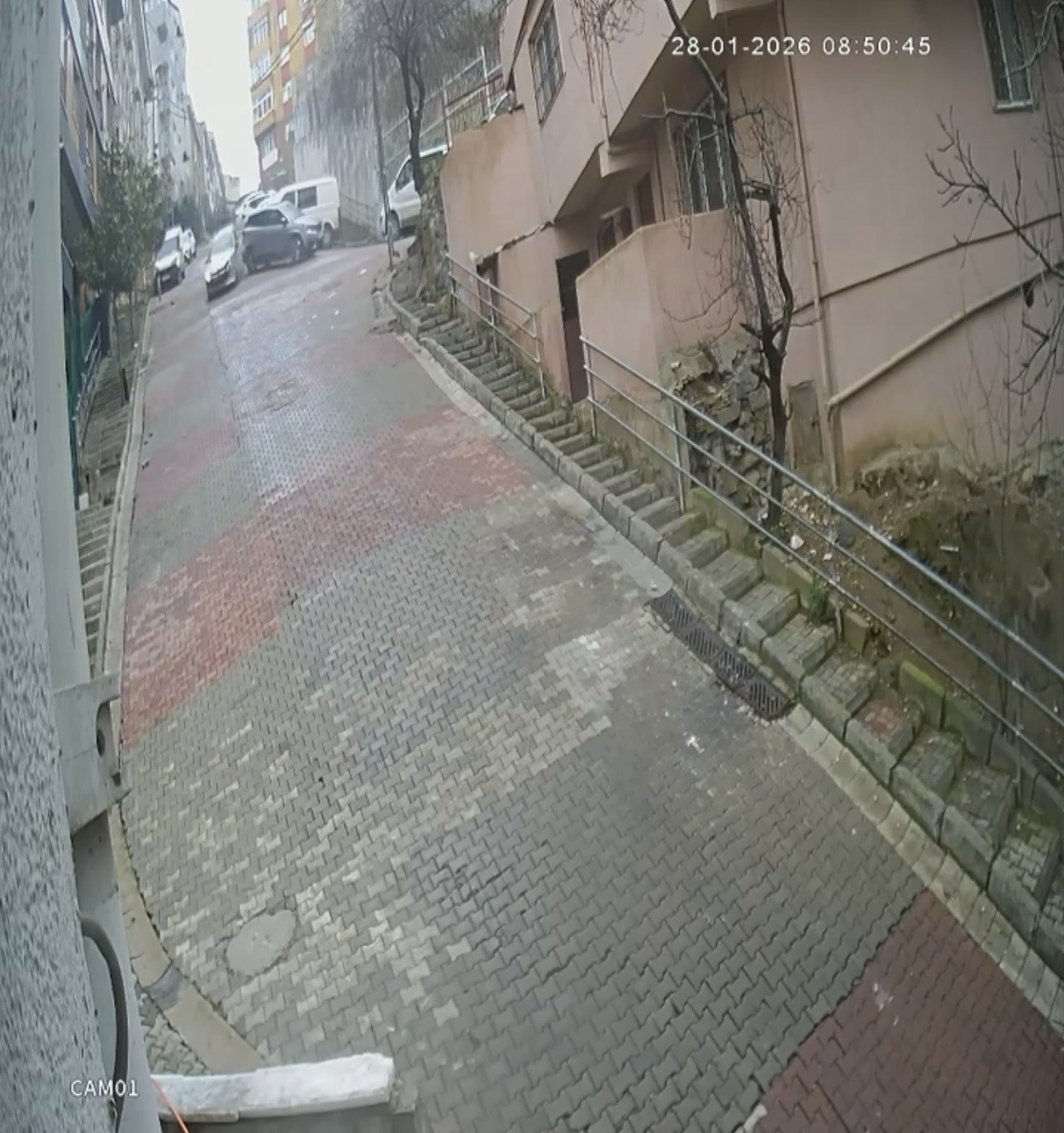 Kağıthane’de faciadan dönüldü: Doğal gaz kutusuna çarpan otomobil takla attı 8 kagithanede faciadan donuldu dogal gaz kutusuna carpan otomobil takla atti 4 M16DfDEH