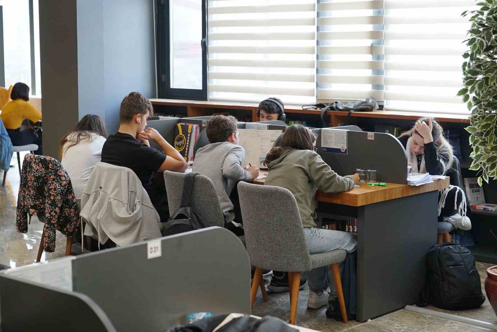 kagithanede gencler sessiz ve konforlu ortamlarda sinavlara hazirlaniyor 3 YnDW8cnt