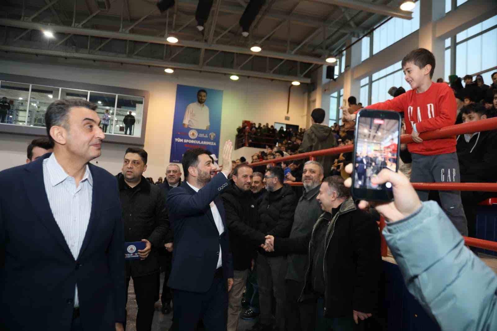 kagithanede genclik uyaniyor duada bulusuyor projesi ile camiye gelen cocuklara odul dagitildi 5 OLFEt6u9