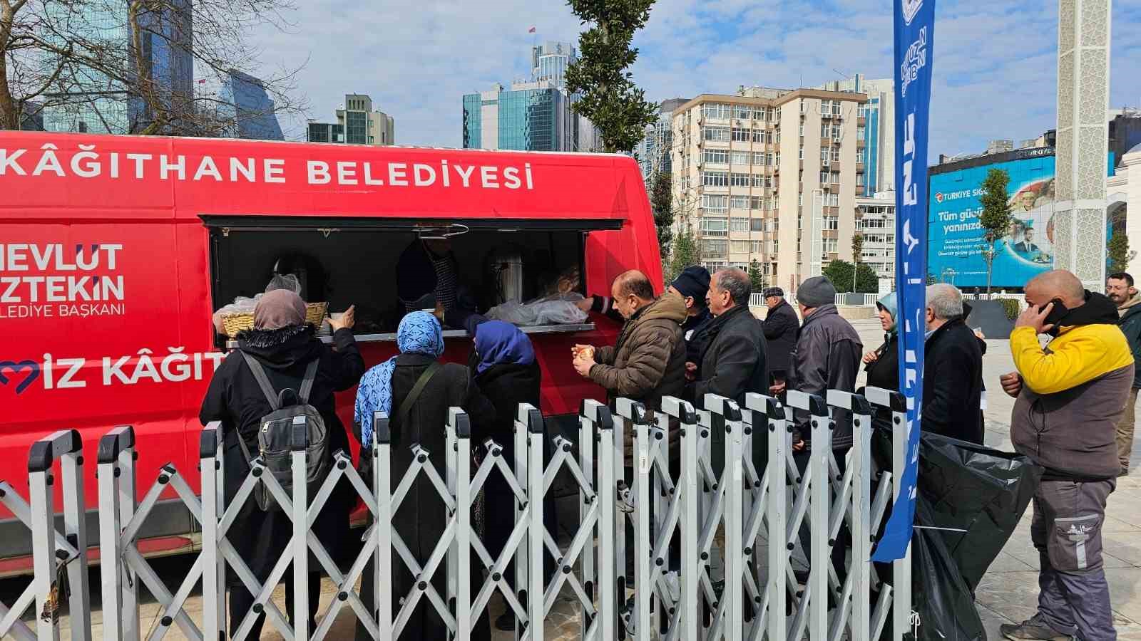 kagithanede iftara yetisemeyenlere sicak corba ikrami 2 n3kFQ6lm
