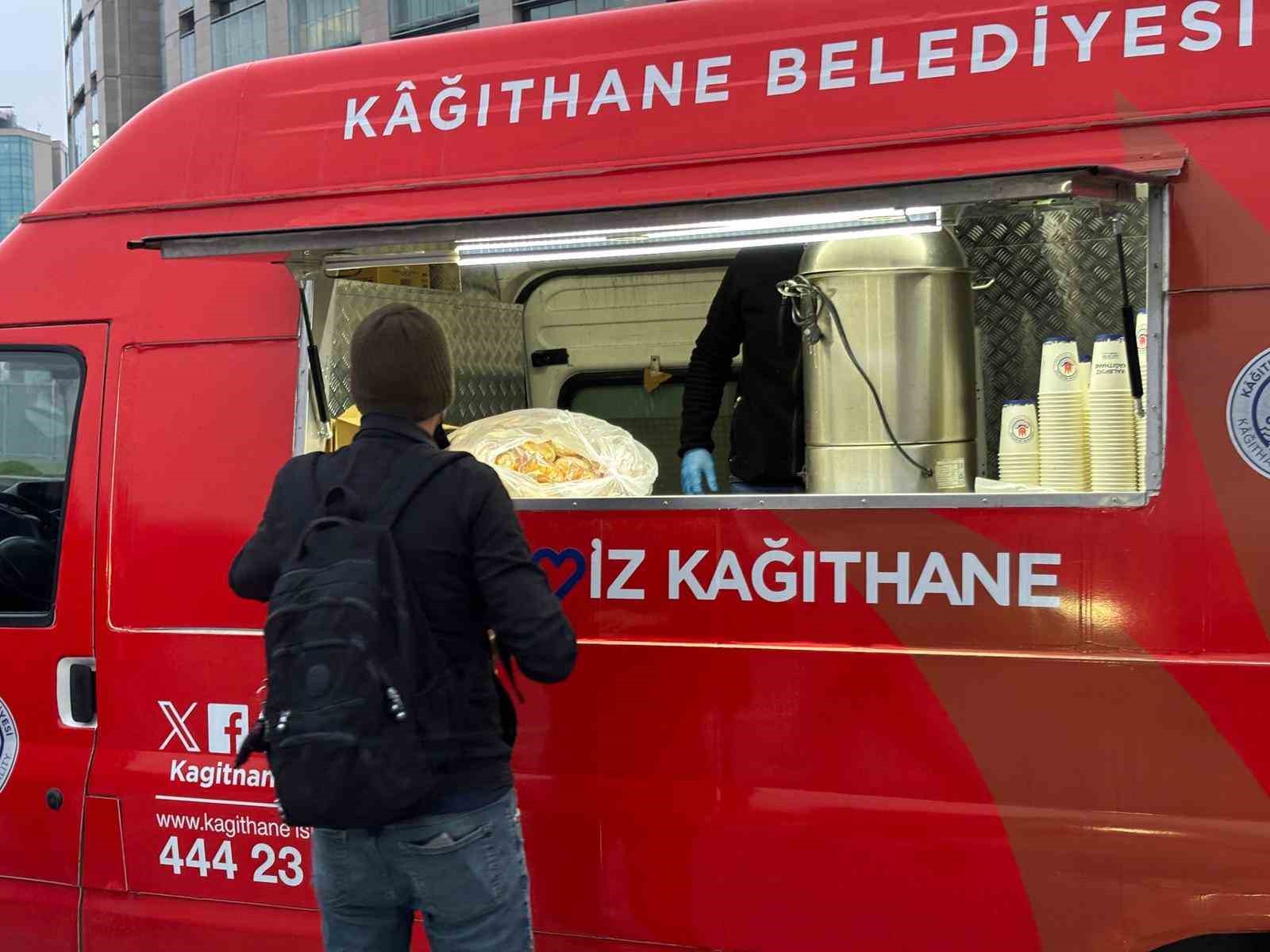 kagithanede iftara yetisemeyenlere sicak corba ikrami 5 rZbJA4NA