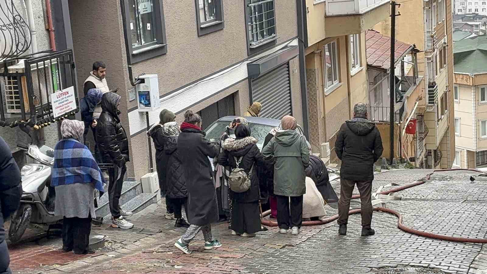kagithanede itfaiye ekiplerinin dik yokusla ve dar sokakla imtihani 0