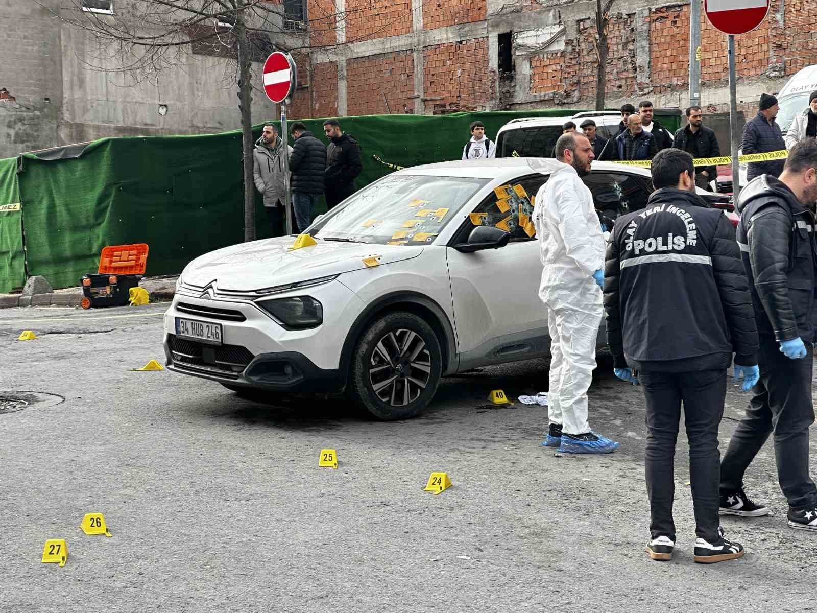 Kağıthane’de kanlı saldırı: Park halindeki araca kurşun yağdırdılar 7 kagithanede kanli saldiri park halindeki araca kursun yagdirdilar 3 tCRNYZ82