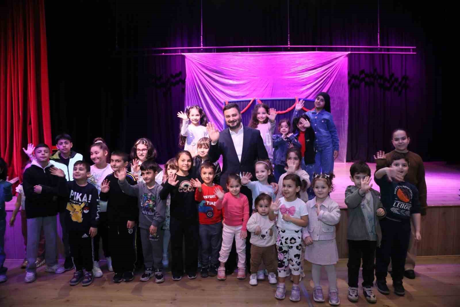 kagithanede kultur ve sanat sezonu yogun ilgi goruyor 0 qj31SmIE
