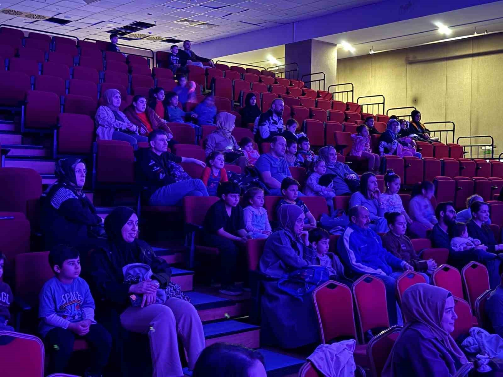 kagithanede kultur ve sanat sezonu yogun ilgi goruyor 3 7ps1vgyZ