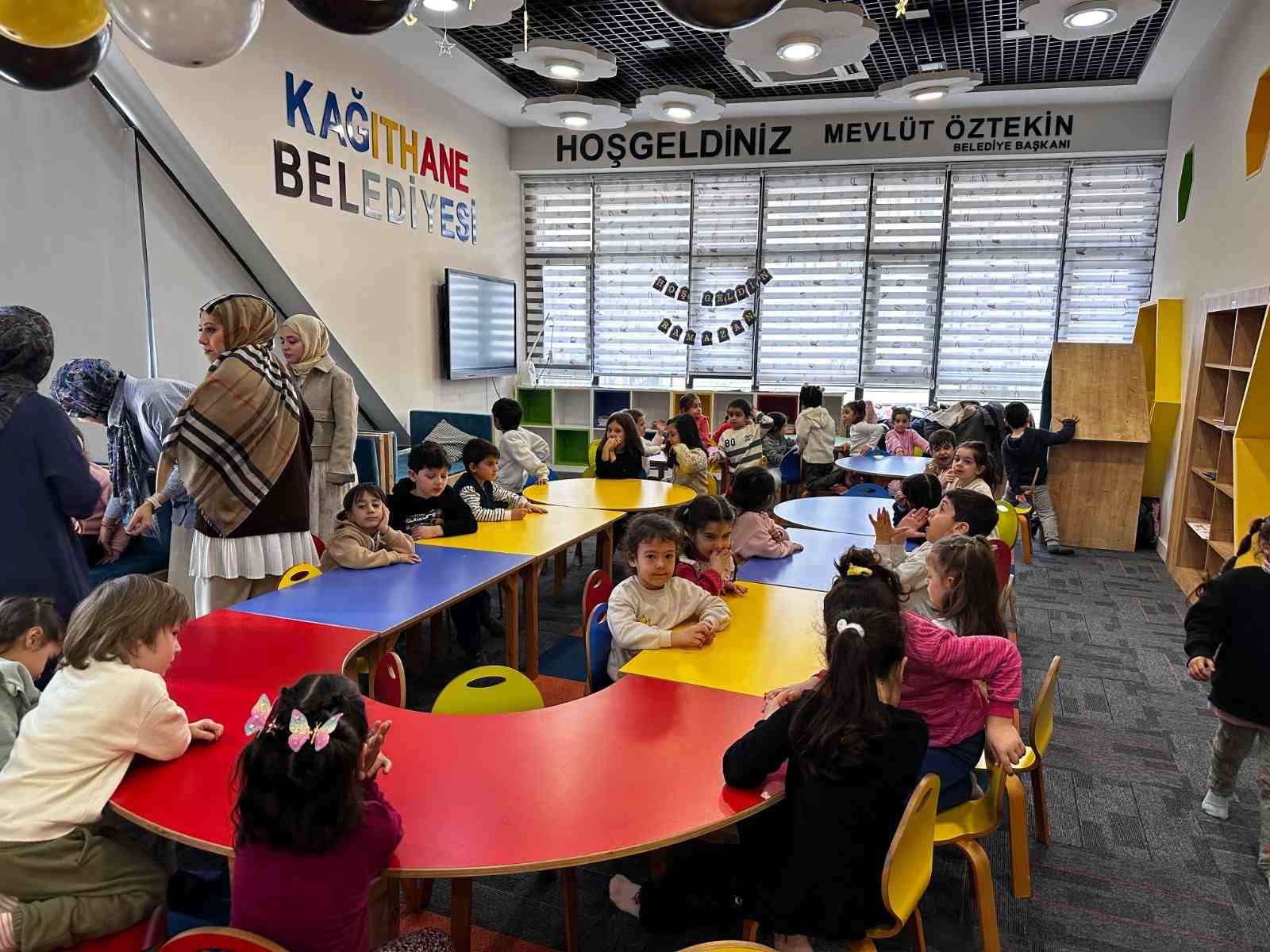 kagithanede miniklere kitap dolu dunya 4 K7sNqEAA