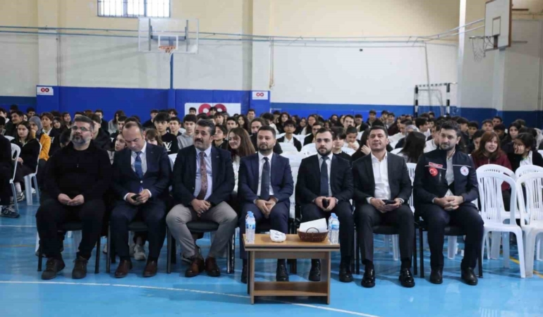 kagithanede-ogrenciler-afet-farkindalik-egitimi-aliyor-4h4Nf2n7.jpg