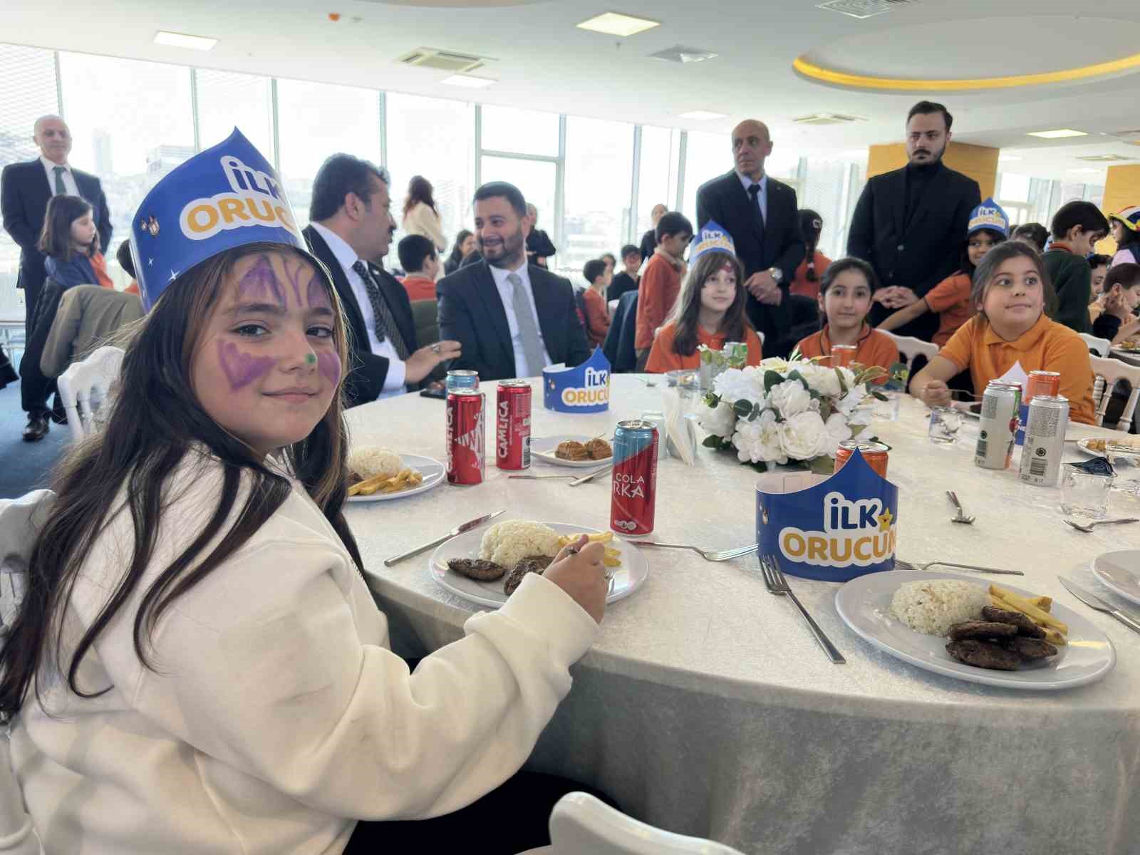 kagithanede ramazanin ilk iftari miniklerle yapildi 1 4JN48EqL