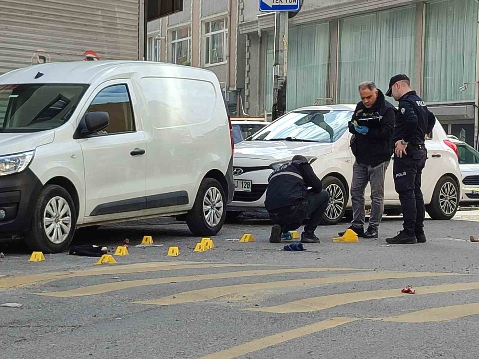 Kağıthane’de sokak ortasında cinayet: 15 el ateş ederek kaçtı 4 kagithanede sokak ortasinda cinayet 15 el ates ederek kacti 0