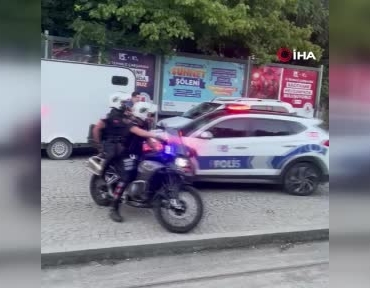 kagithanede-trafikte-yol-verme-kavgasinda-4-kisi-bicaklandi-efHNgf1K.jpg