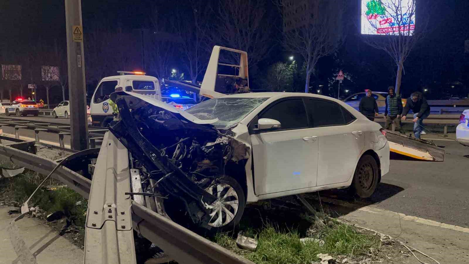 kagithanede zincirleme kaza kopan bariyer minibuse boyle carpti 2 bcpqz2sB