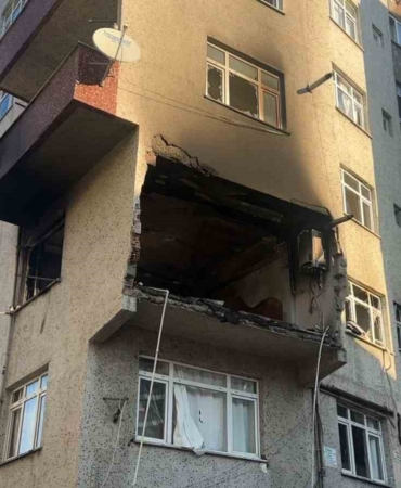kagithanedeki-dogal-gaz-patlamasinin-dehseti-guvenlik-kamerasi-goruntulerine-yansidi-vatandaslar-o-anlari-anlatti-TwbU4Gn8.jpg